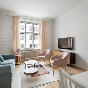 Apartment Wehost Fabulous 2br In Prestigious Punavuori @iso Roobertinkatu 26, Helsinki